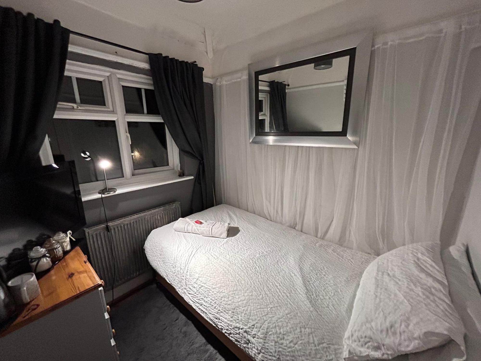 Ferienwohnung Redditch Rest Near Town Centre & Transport Links Exterior foto